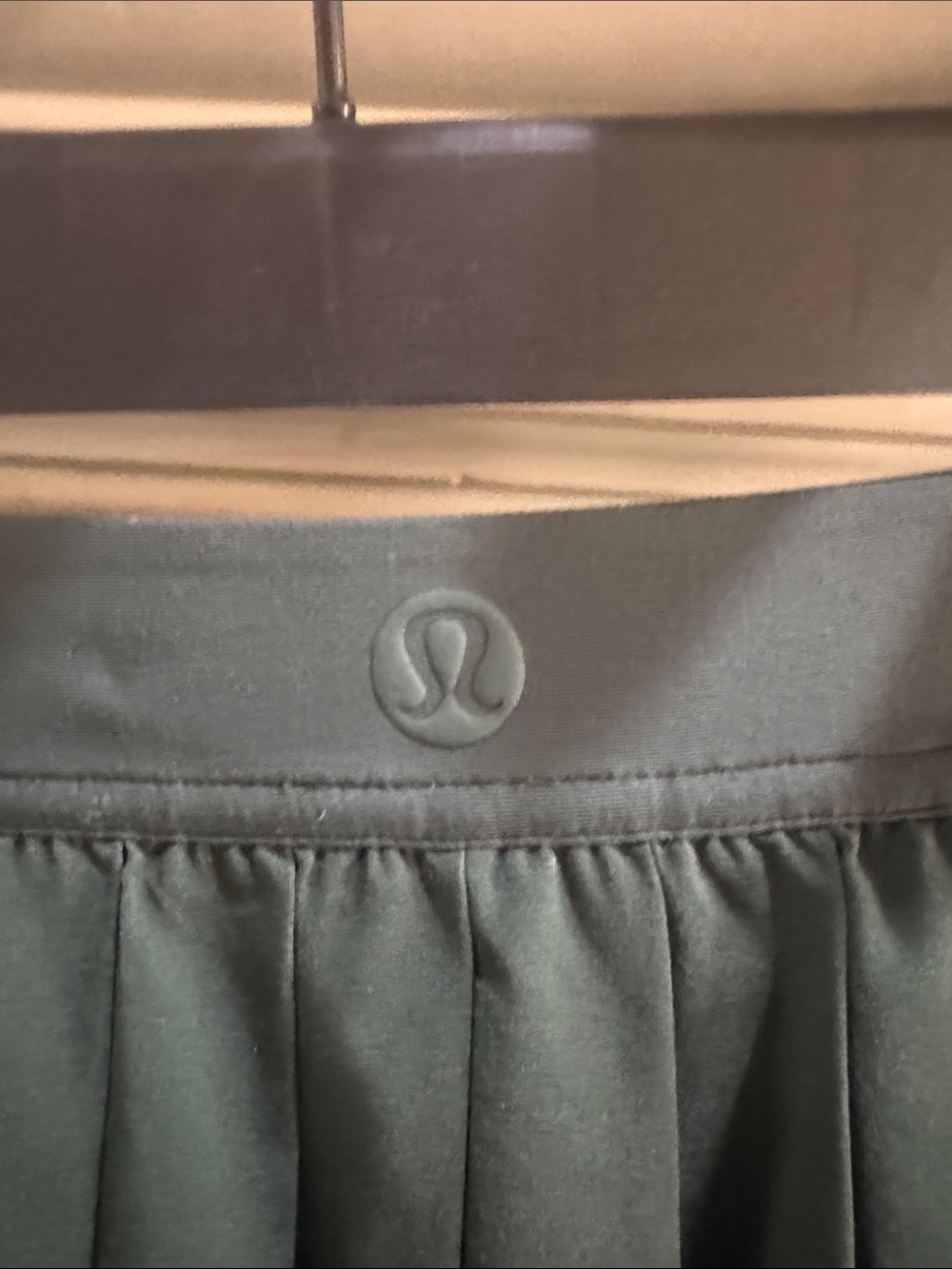 Women’s Lululemon Dark Green Pleated Active Skirt with built in shorts. Sz 10 - Picture 4 of 8